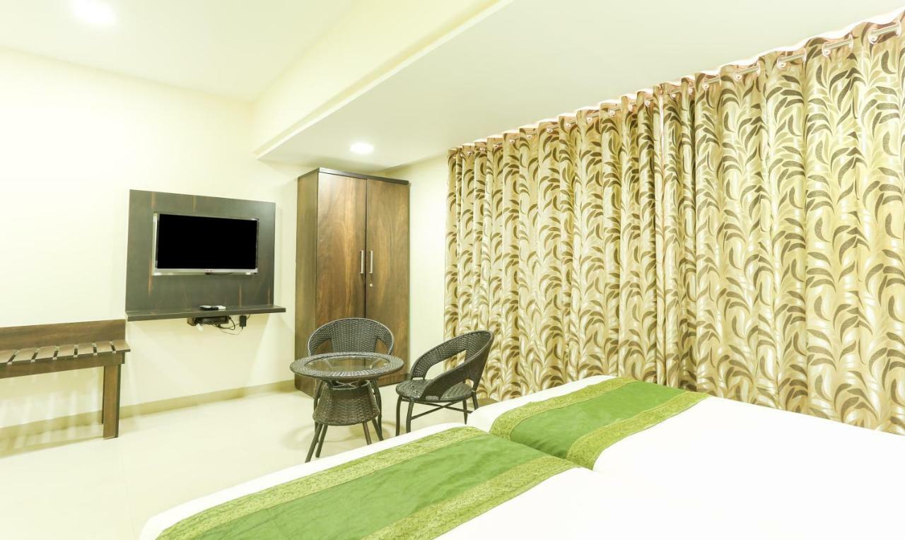 Treebo Trend Aviva Suites Mumbai Kültér fotó